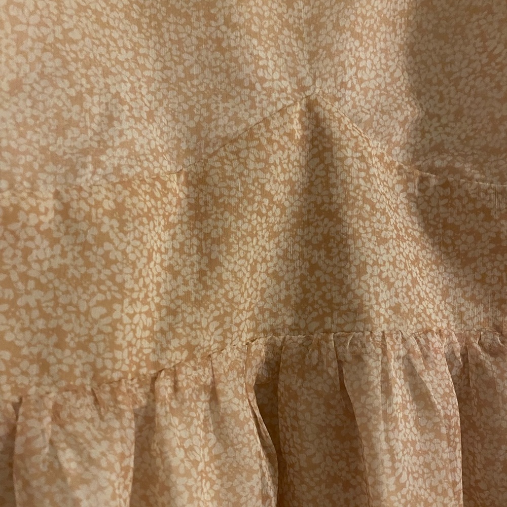 NEW - Ditsy Floral Tan & White Top - Picture 2 of 6